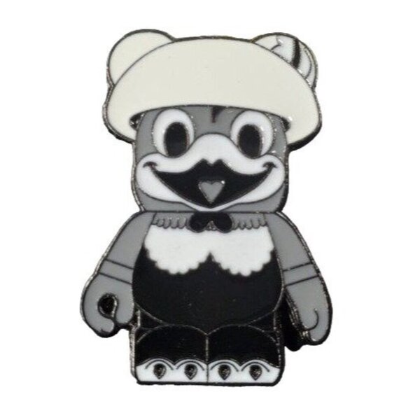 Disney Clara Cluck Trading Pin Chicken Brooch Lapel Pin Accessories Jewelry - Picture 1 of 5